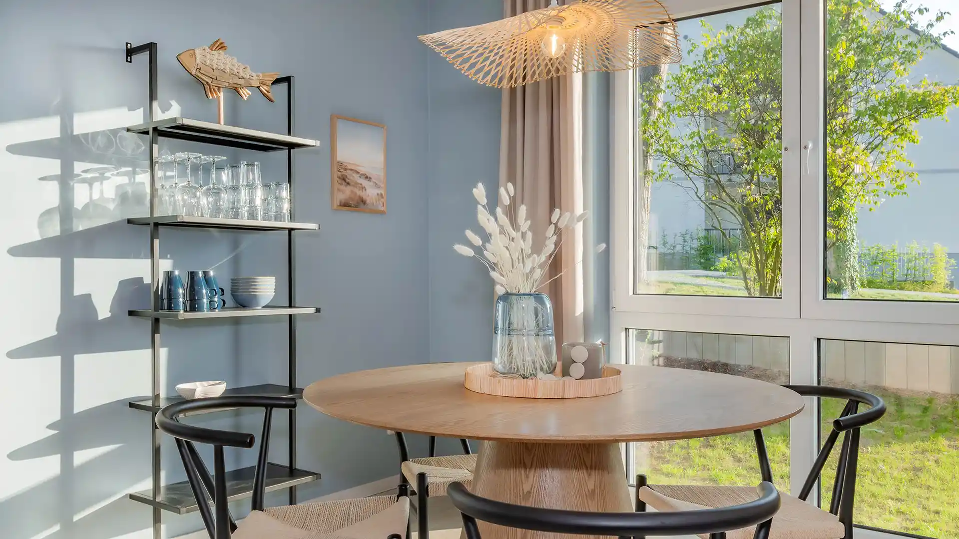 Blaubarschbude Kölpinsee Essbereich