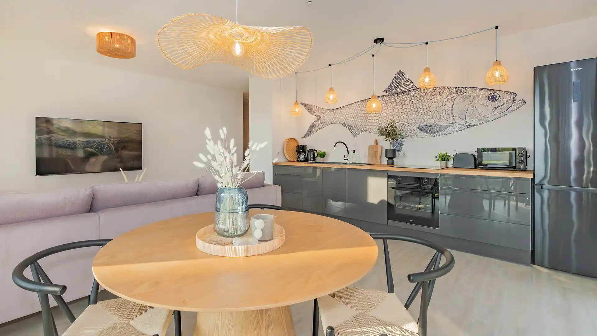 Blaubarschbude Kölpinsee Küche mit Essbereich