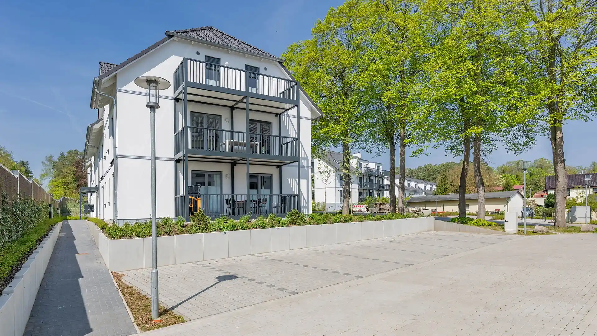 Blaubarschbude Kölpinsee im Bernsteinquartier Eingangsbereich